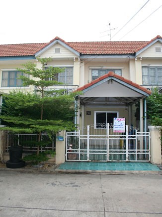 หมู่บ้านบุศรินทร์ โครงการแลนด์แอนด์เฮ้าส์ หมู่บ้านบุศรินทร์ โครงการแลนด์แอนด์เฮ้าส์
