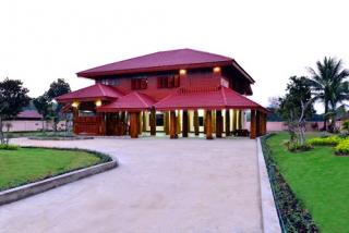 ขายบ้านไม้สักสวย เป็นบ้านไม้สักขนาดใหญ่ สวยหรูมีสนามหญ้า ตกแต่งอย่างดี น่าอยู่มาก ขายบ้านไม้สักสวย เป็นบ้านไม้สักขนาดใหญ่ สวยหรูมีสนามหญ้า ตกแต่งอย่างดี น่าอยู่มาก