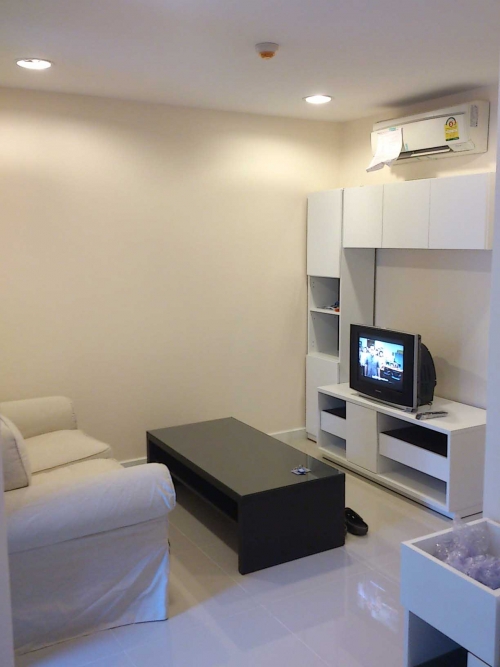 �����Ҥ͹� ZENITH PLACE �آ���Է 42 ��� BTS �͡��� 300 ���� 14,000�ҷ